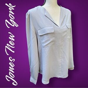 Jones New York-NWT size Large V-neck silky blouse. Mushroom color. Classy! New!